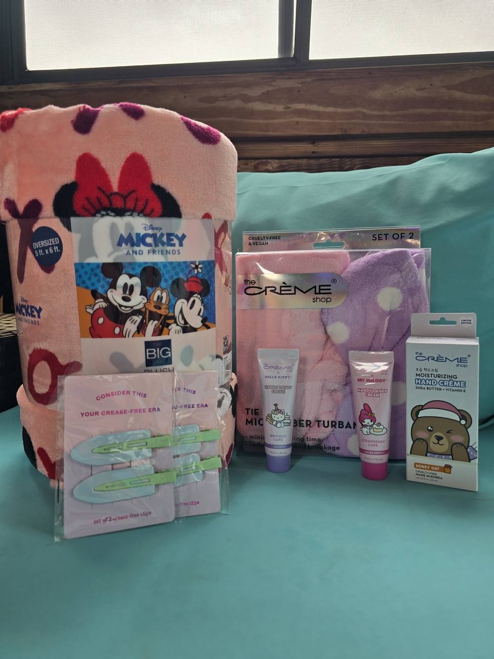 Disney Mickey & Friends Pink Plush Throw Blanket with Hair Care Set